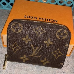 Louis Vuitton Zippy coin purse